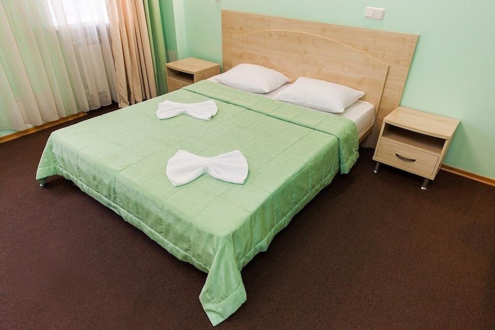 U Fontana Hotel Minsk Esterno foto