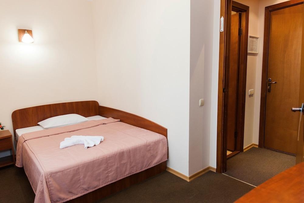 U Fontana Hotel Minsk Esterno foto