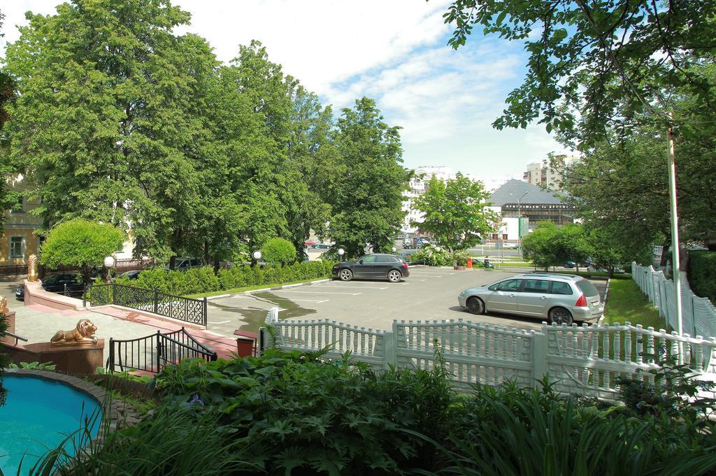 U Fontana Hotel Minsk Esterno foto