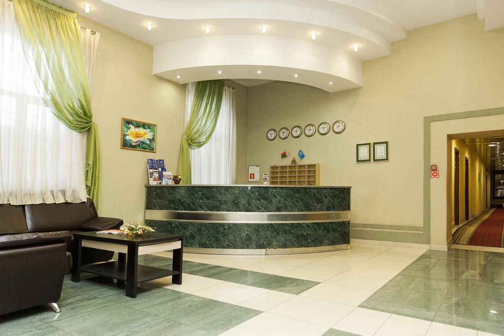 U Fontana Hotel Minsk Esterno foto