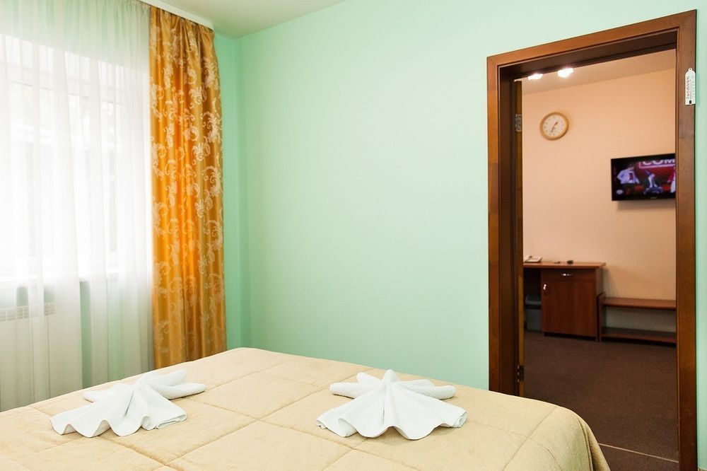 U Fontana Hotel Minsk Esterno foto