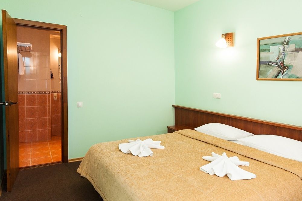 U Fontana Hotel Minsk Esterno foto