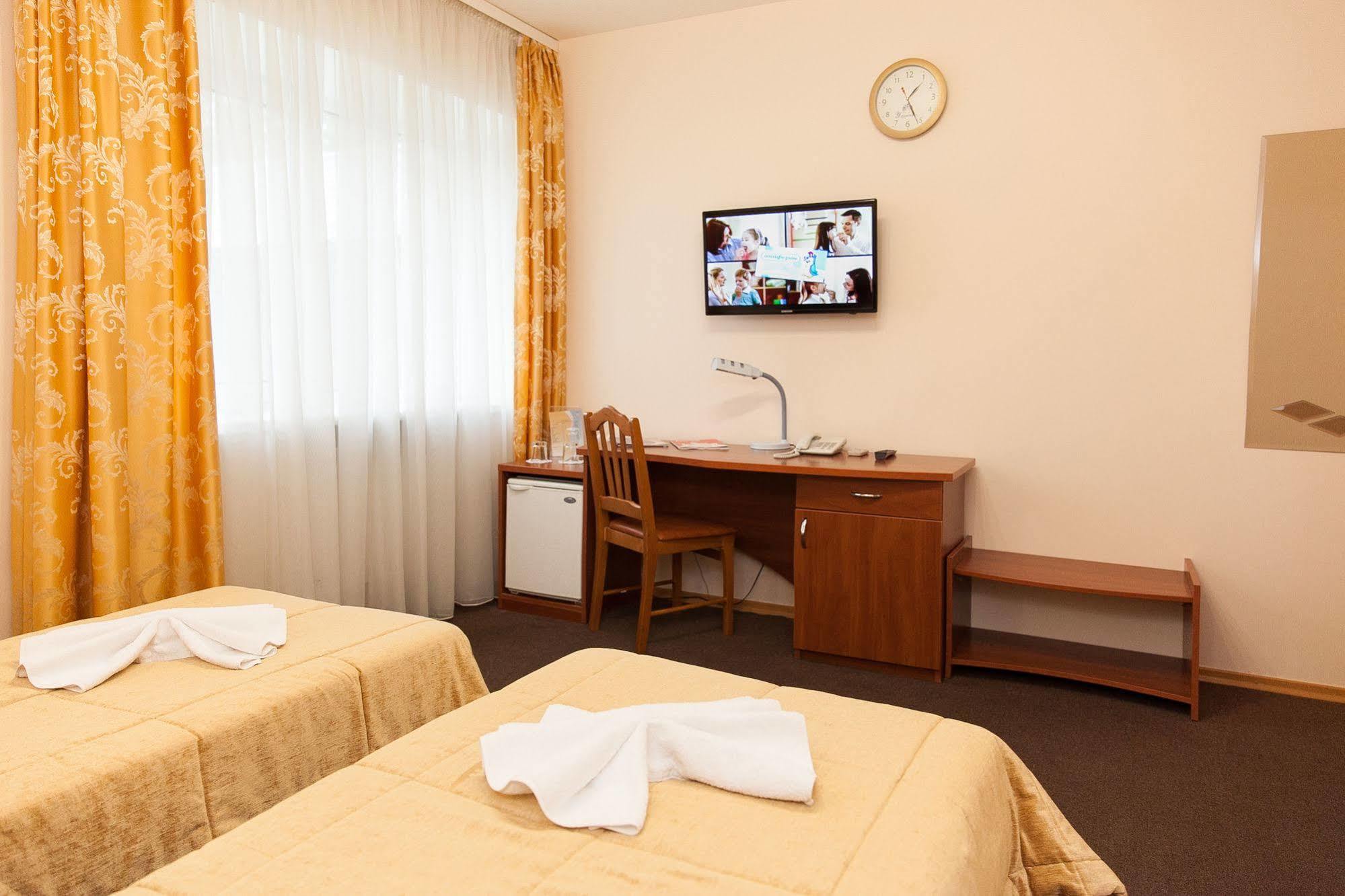 U Fontana Hotel Minsk Esterno foto