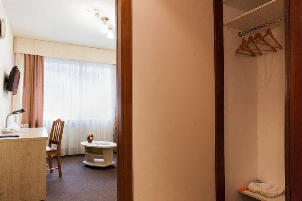 U Fontana Hotel Minsk Esterno foto